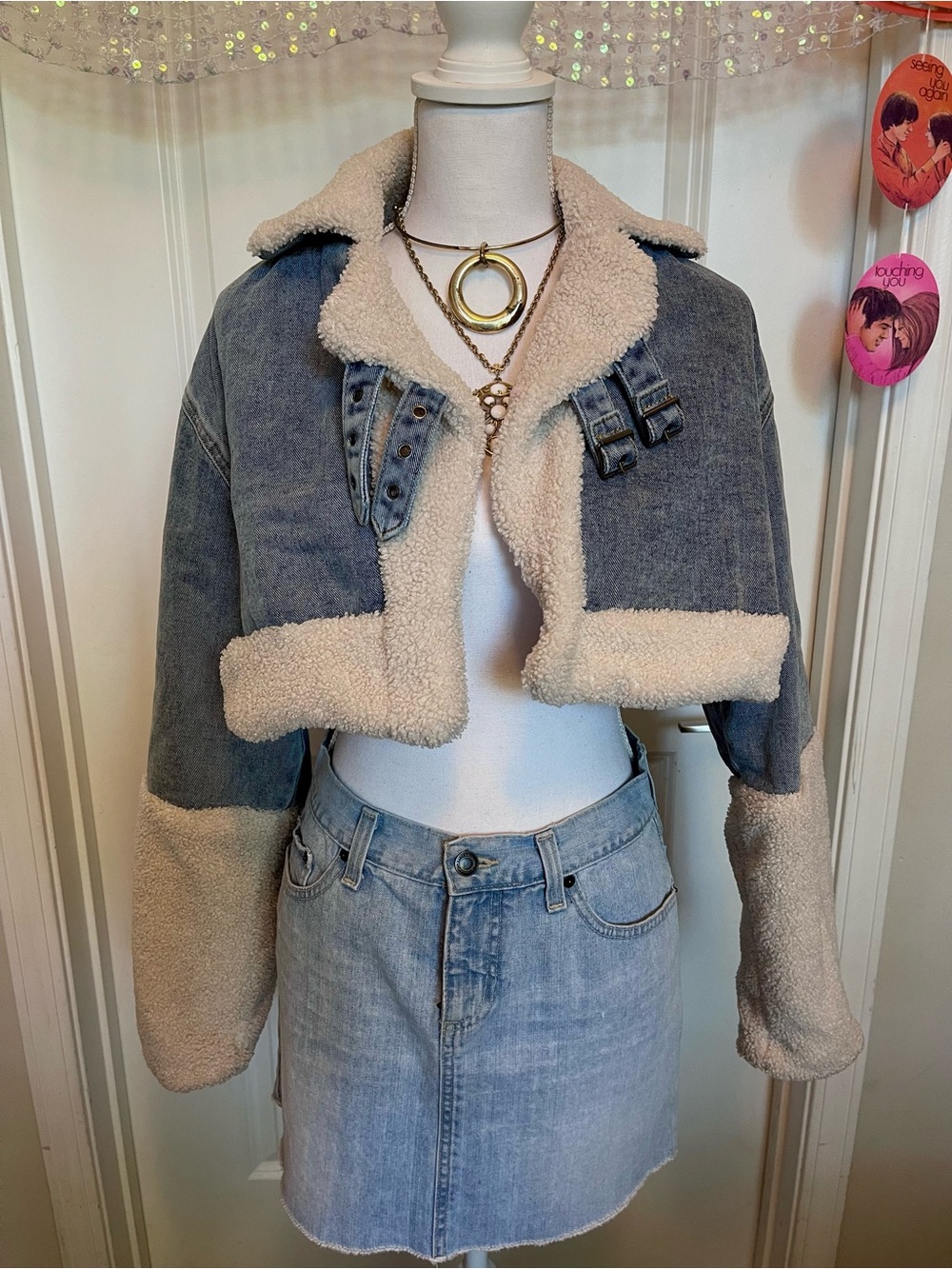 PrettyLittleThing : Sherpa Lined Cropped Denim Jacket!!